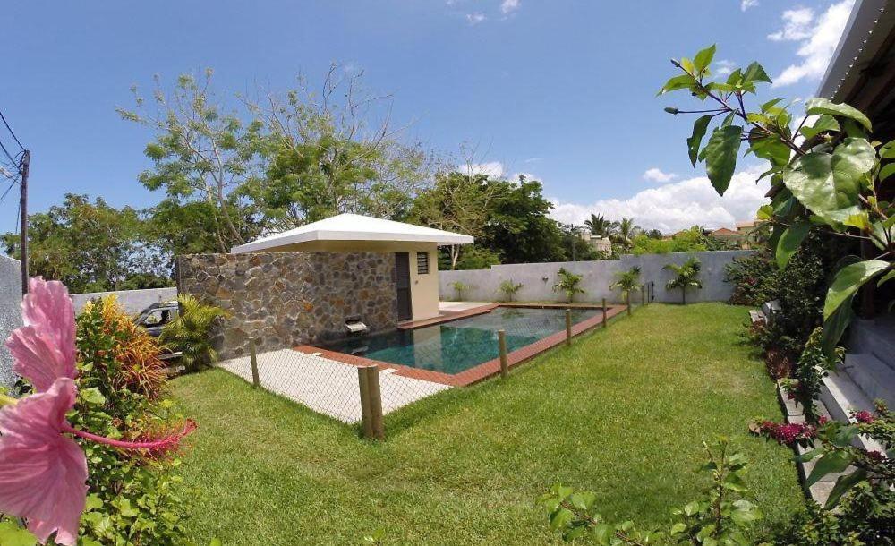 Villa Des Frangipanes La Gaulette Buitenkant foto